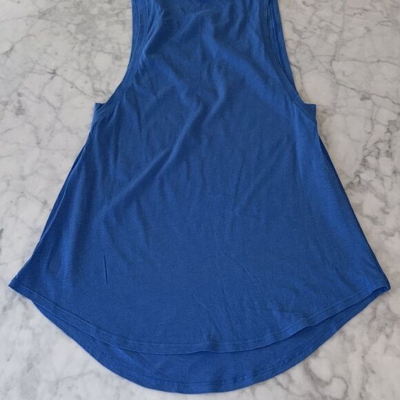 LULULEMON BLUE SLEEVELESS TANK 4 - Picture 3 of 7
